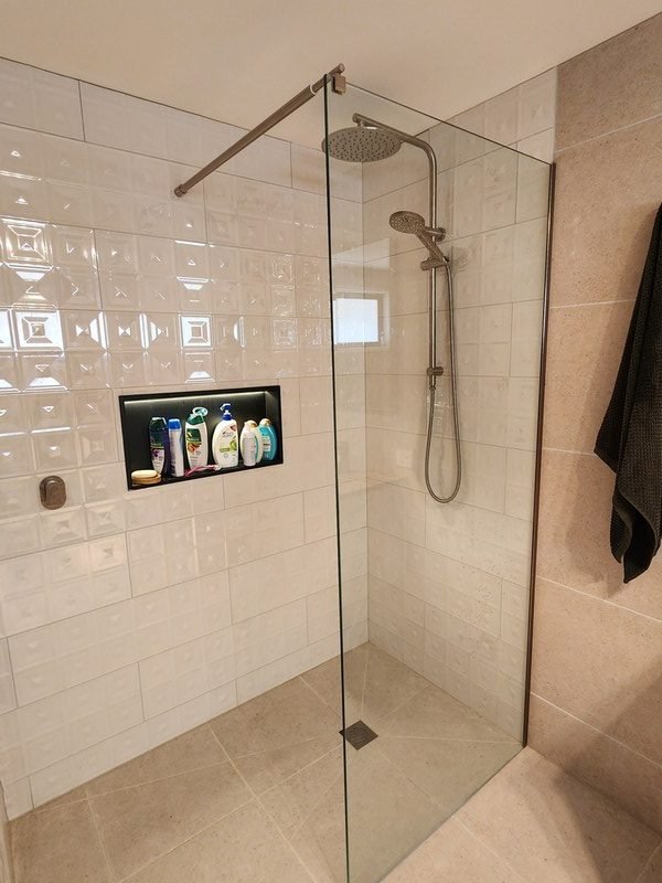 bathroom renovation Mildura 2 — tiled shower recess