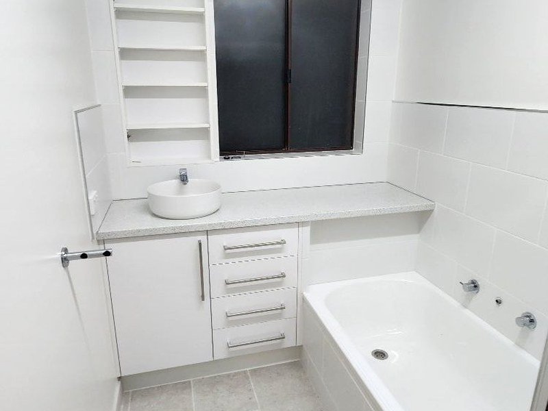 bathroom renovation Mildura 4 — new vanity and bathtub